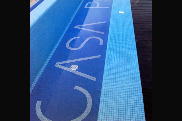 Alberca en mosaico veneciano